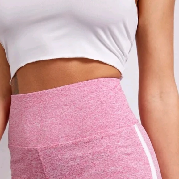 New Wide waistband contrast binding marled knit shorts. (Size M) - Picture 3 of 6